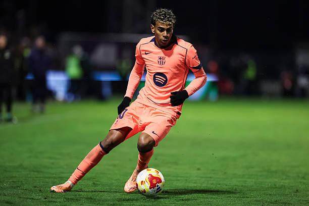 王伟：亚泰中期想引进更好的球员，但这些球员不愿冒巨大风险